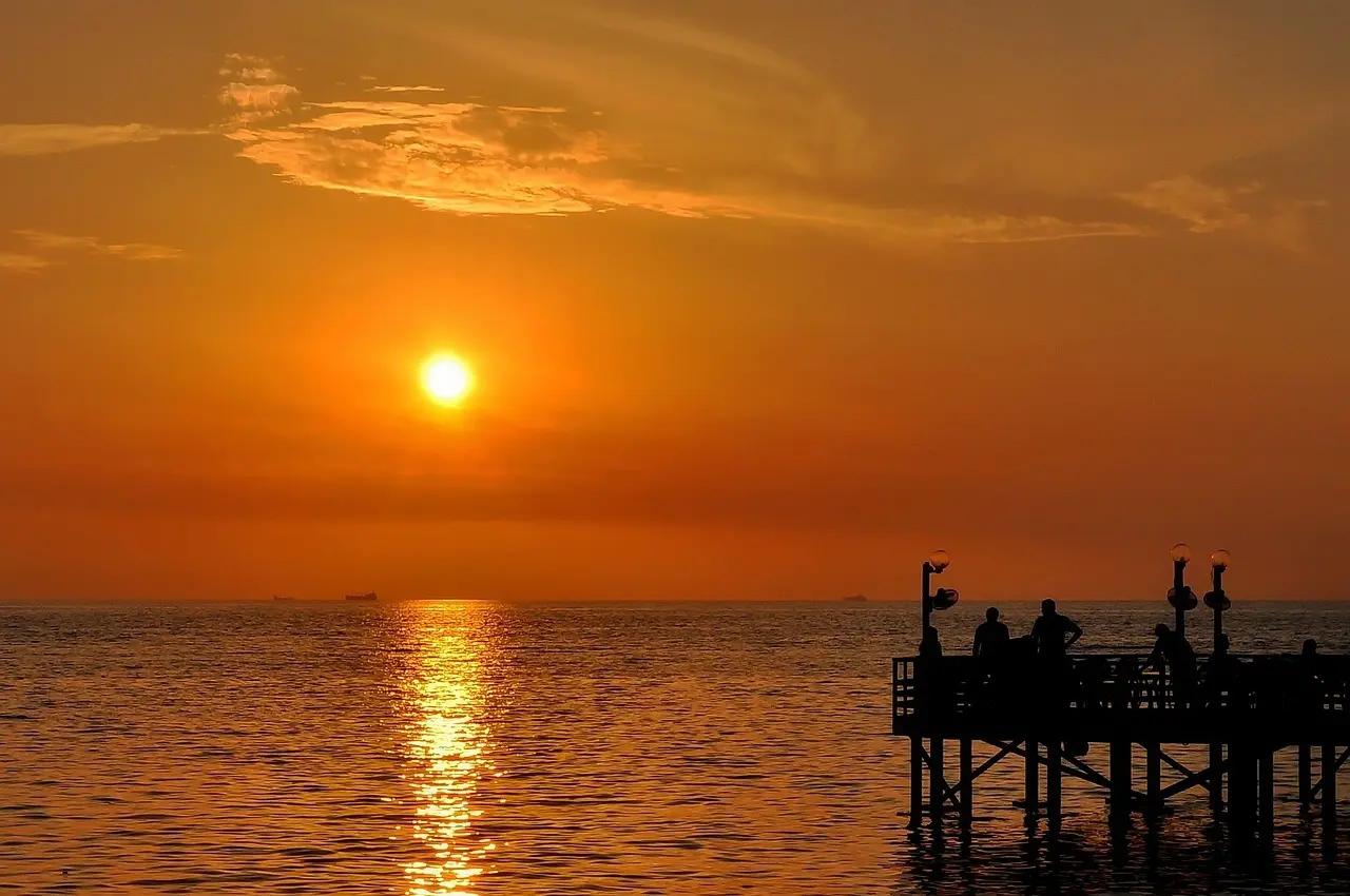 Hvordan er vejret i Jeddah i oktober?